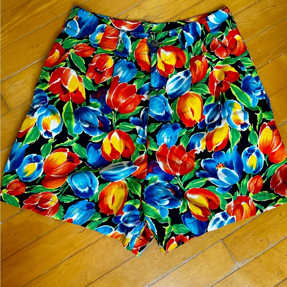 Vibrant Vintage Tulip Print Shorts